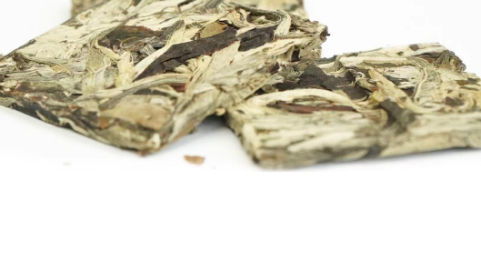 Coffret Souffle Blanc, thé blanc du Yunnan en briques Spiritus Mundi