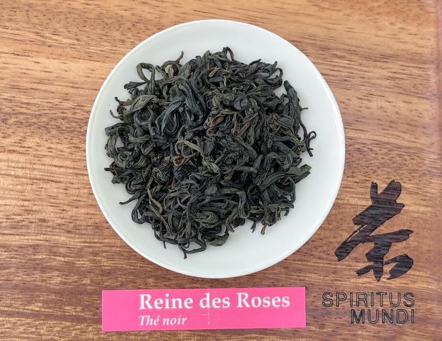 Infusion de thé noir Reine des Roses en tasse